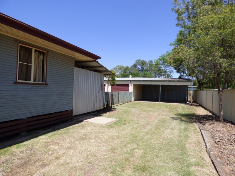 6 Andrew Street, St George QLD 4487