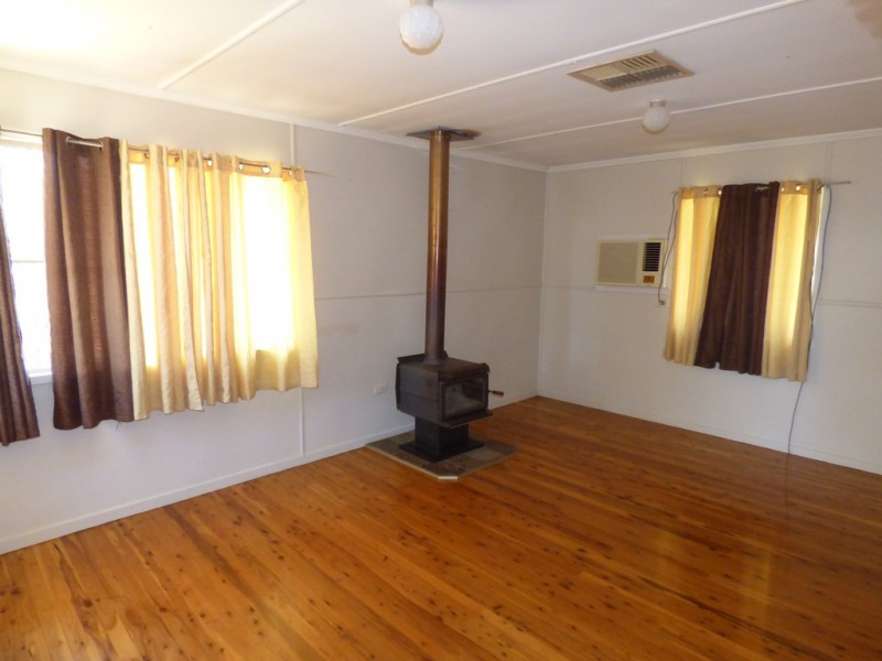 6 Andrew Street, St George QLD 4487