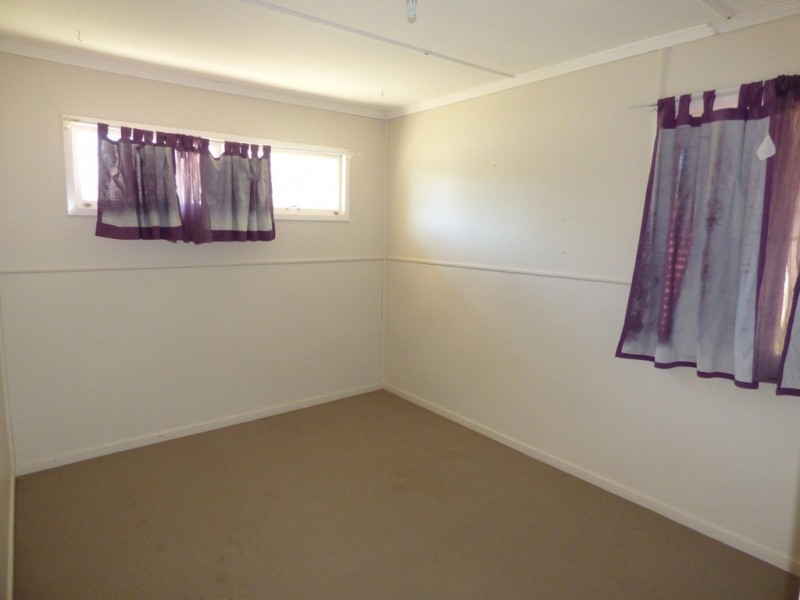 6 Andrew Street, St George QLD 4487