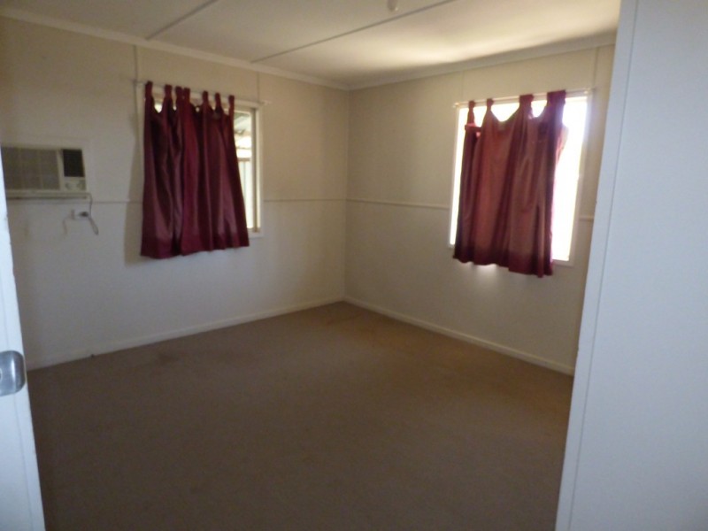 6 Andrew Street, St George QLD 4487