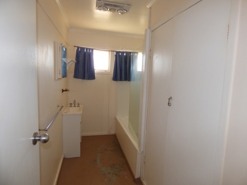 6 Andrew Street, St George QLD 4487