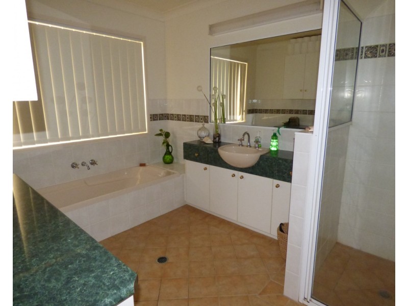 3 Taylor Street, St George QLD 4487