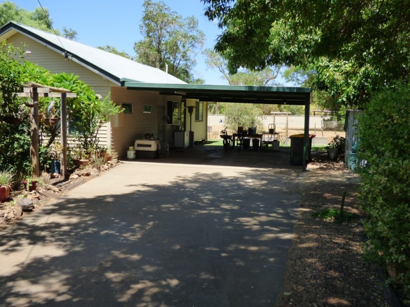 10 Church Street, St George QLD 4487