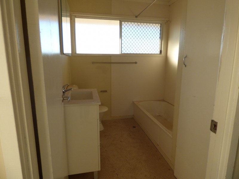 18 Lignum Avenue, Dirranbandi QLD 4486