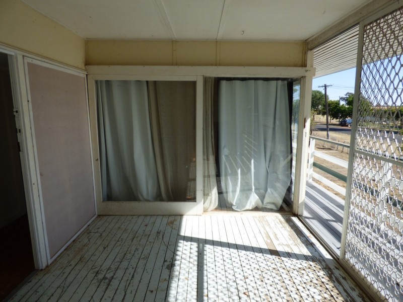 21 Lignum Avenue, Dirranbandi QLD 4486