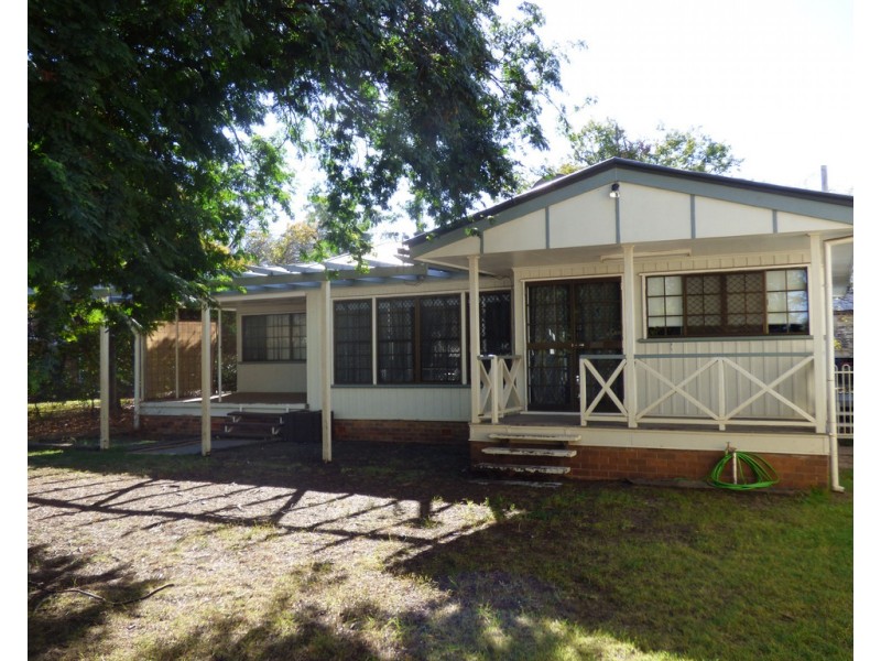 19 BALONNE STREET, St George QLD 4487