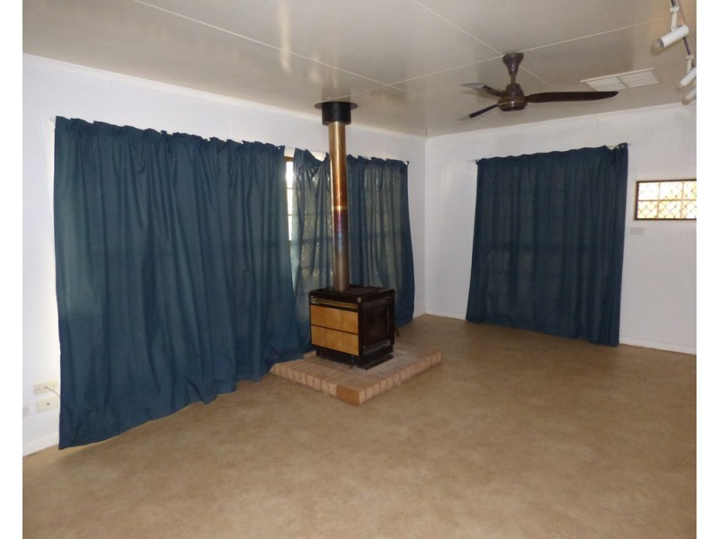 19 BALONNE STREET, St George QLD 4487
