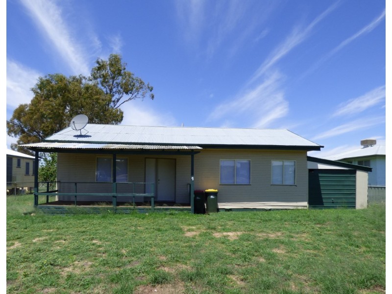 1 Moore Street, Dirranbandi QLD 4486