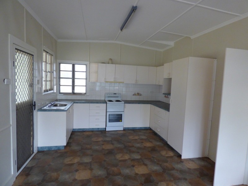 89 Grey Street, St George QLD 4487