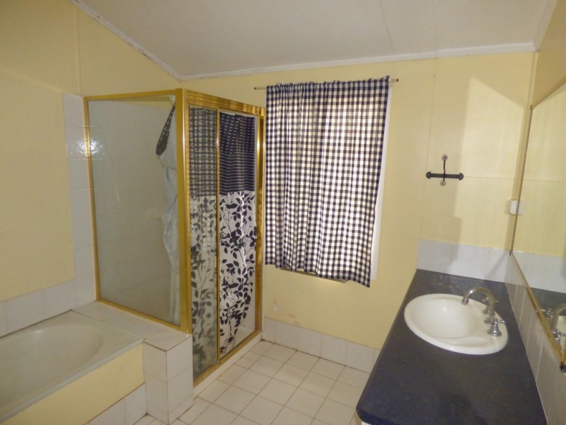 89 Grey Street, St George QLD 4487