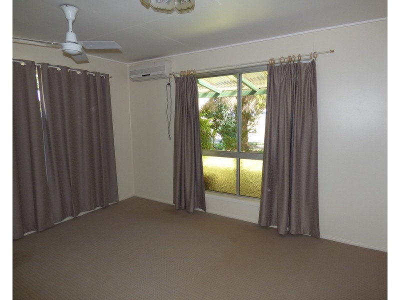 4 Philip Street, St George QLD 4487