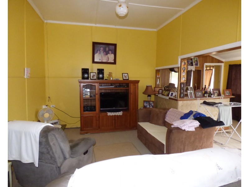 35-37 Cowildi Street, Dirranbandi QLD 4486