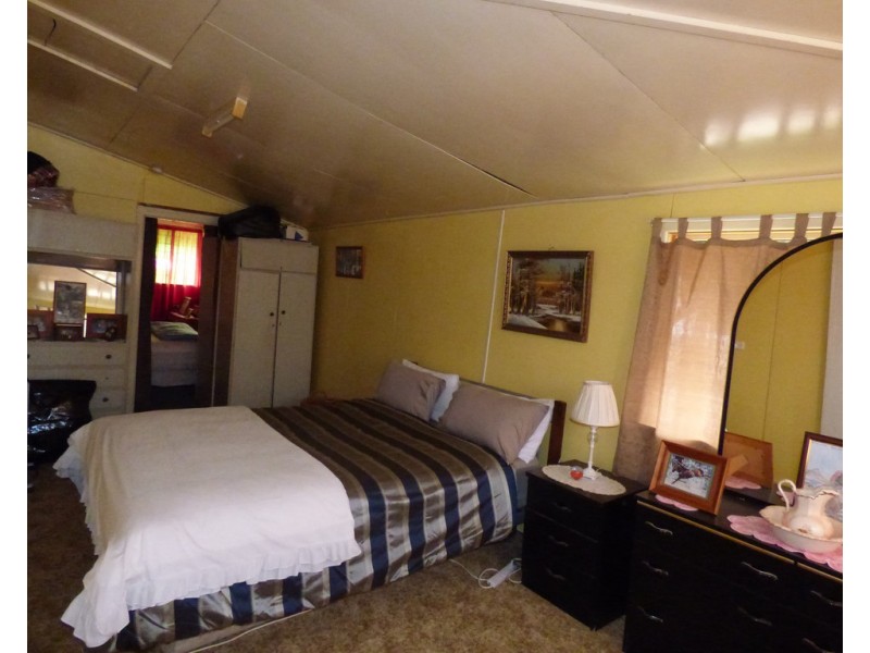 35-37 Cowildi Street, Dirranbandi QLD 4486