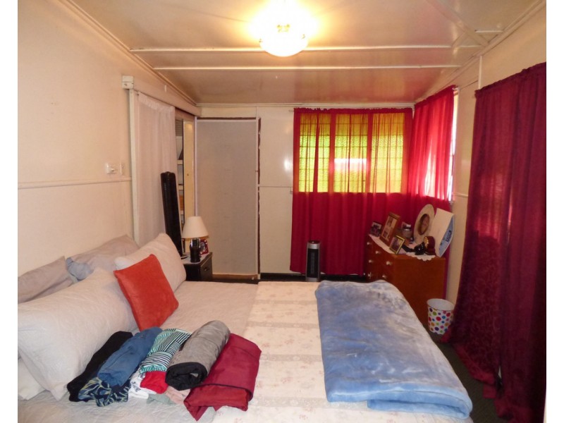 35-37 Cowildi Street, Dirranbandi QLD 4486