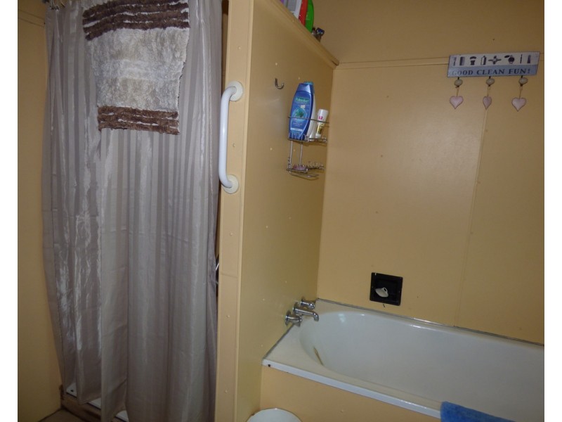 35-37 Cowildi Street, Dirranbandi QLD 4486