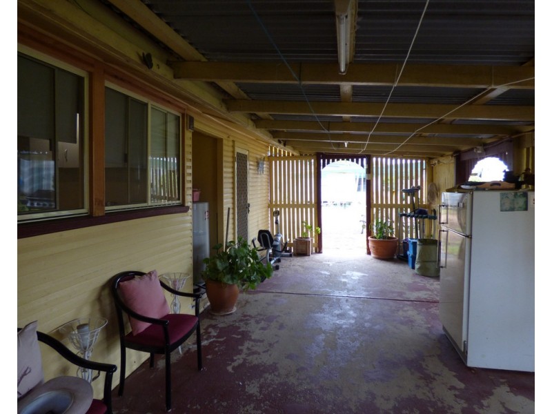 35-37 Cowildi Street, Dirranbandi QLD 4486