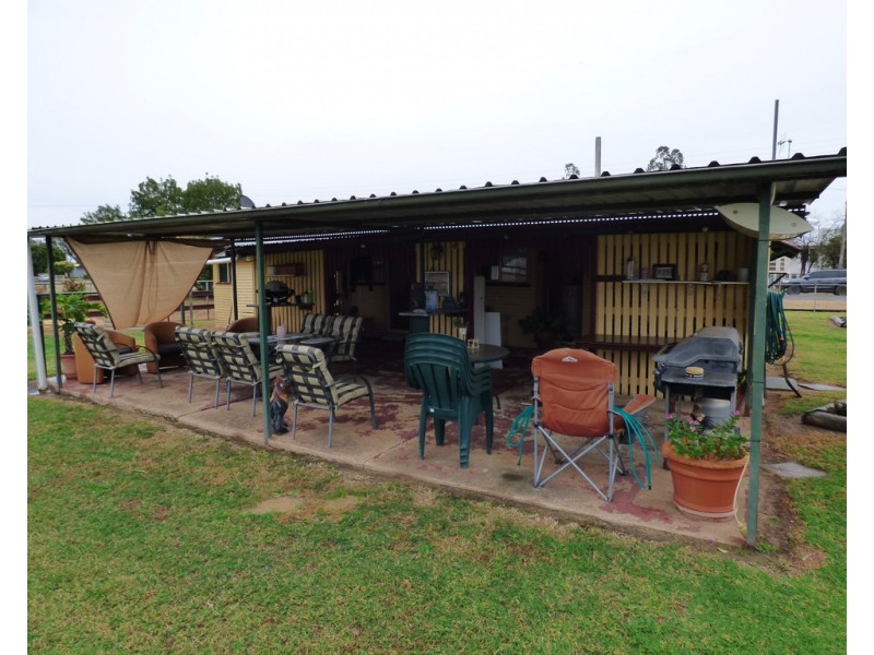 35-37 Cowildi Street, Dirranbandi QLD 4486