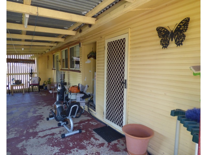 35-37 Cowildi Street, Dirranbandi QLD 4486