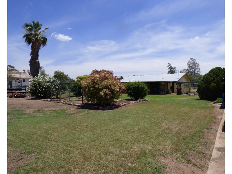 35-37 Cowildi Street, Dirranbandi QLD 4486