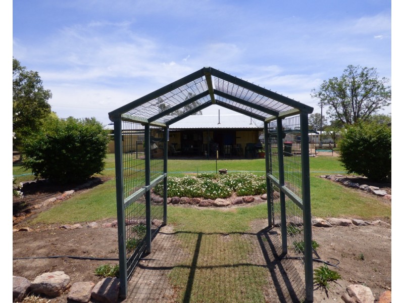 35-37 Cowildi Street, Dirranbandi QLD 4486