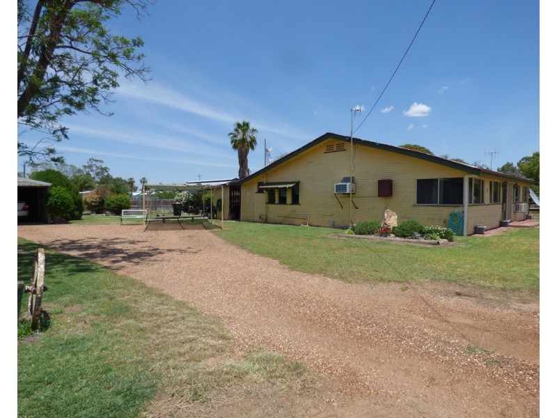 35-37 Cowildi Street, Dirranbandi QLD 4486