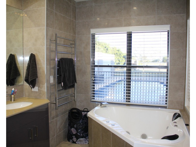 46-48 Herbert Street, St George QLD 4487