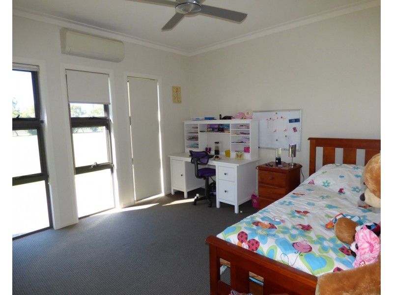 46-48 Herbert Street, St George QLD 4487