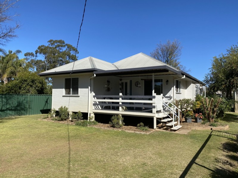 18 Howe Street, St George QLD 4487