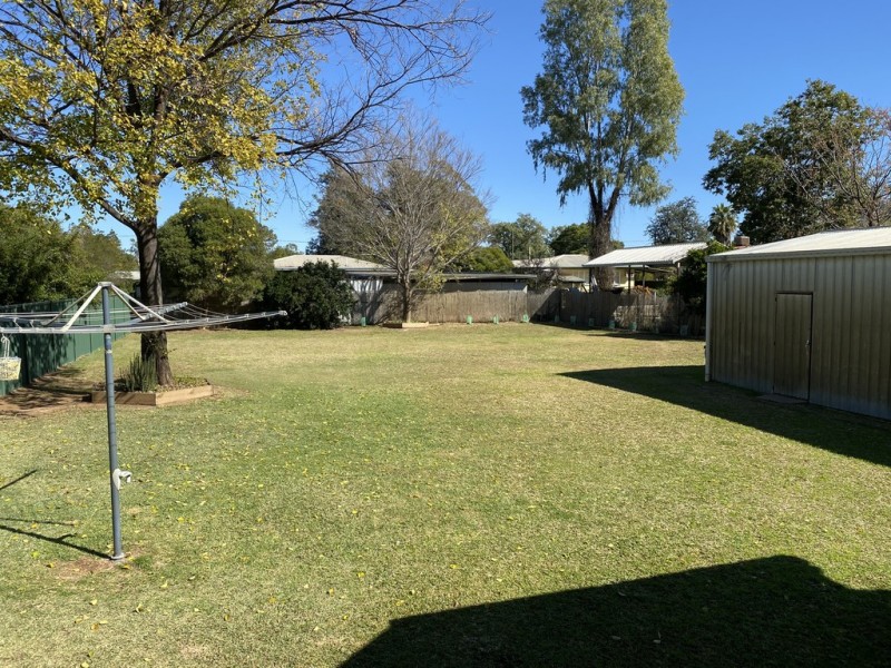 18 Howe Street, St George QLD 4487