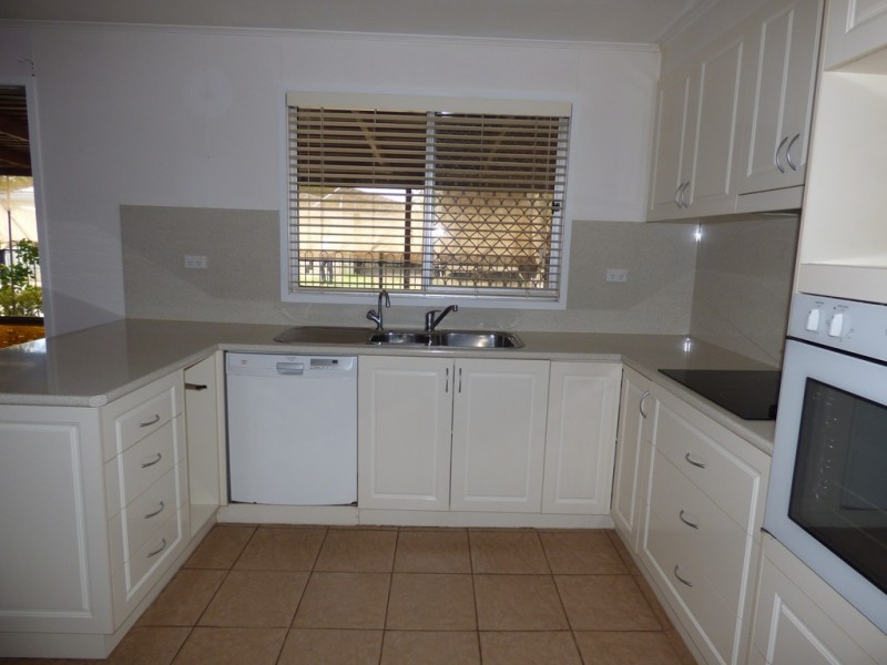 83 Grey Street, St George QLD 4487