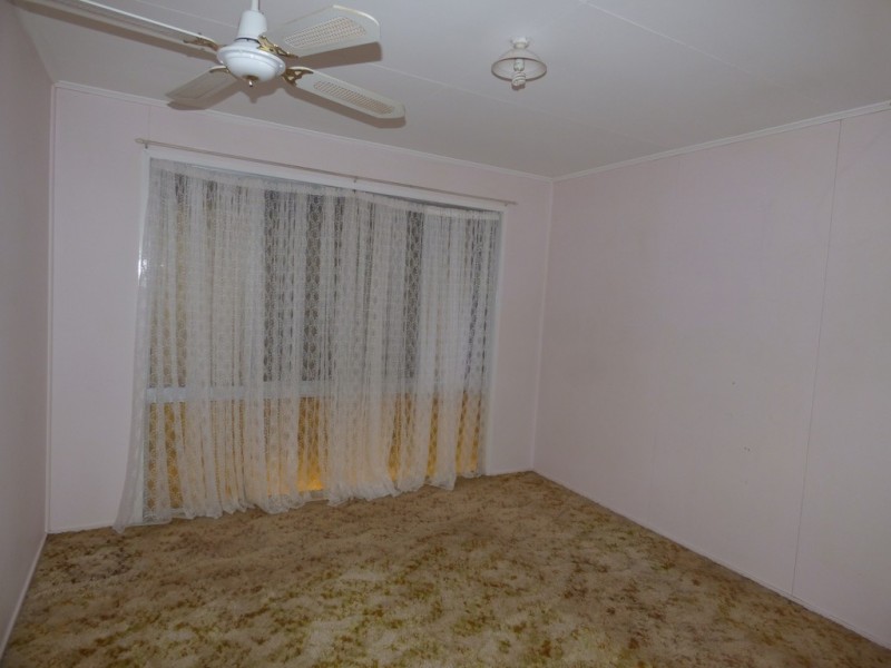 83 Grey Street, St George QLD 4487