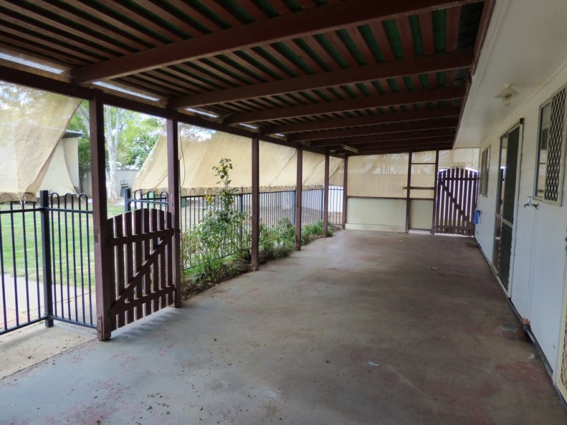 83 Grey Street, St George QLD 4487