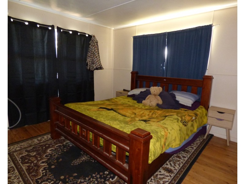 18 Victoria Street, St George QLD 4487