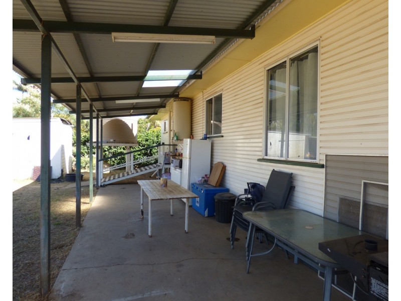 18 Victoria Street, St George QLD 4487