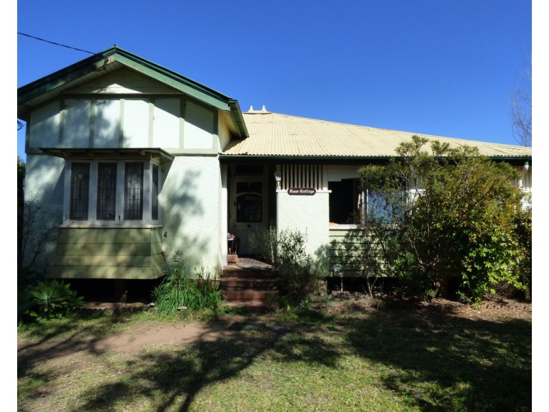 16 Howe Street, St George QLD 4487