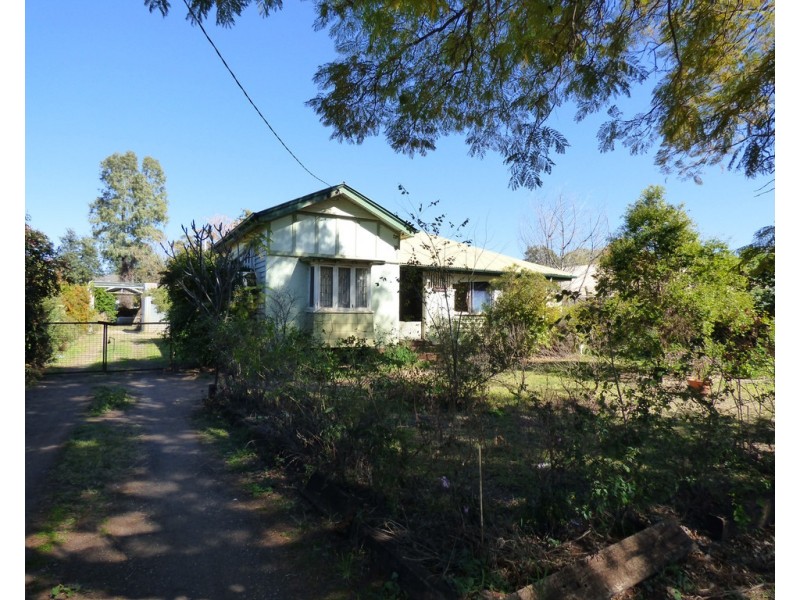 16 Howe Street, St George QLD 4487