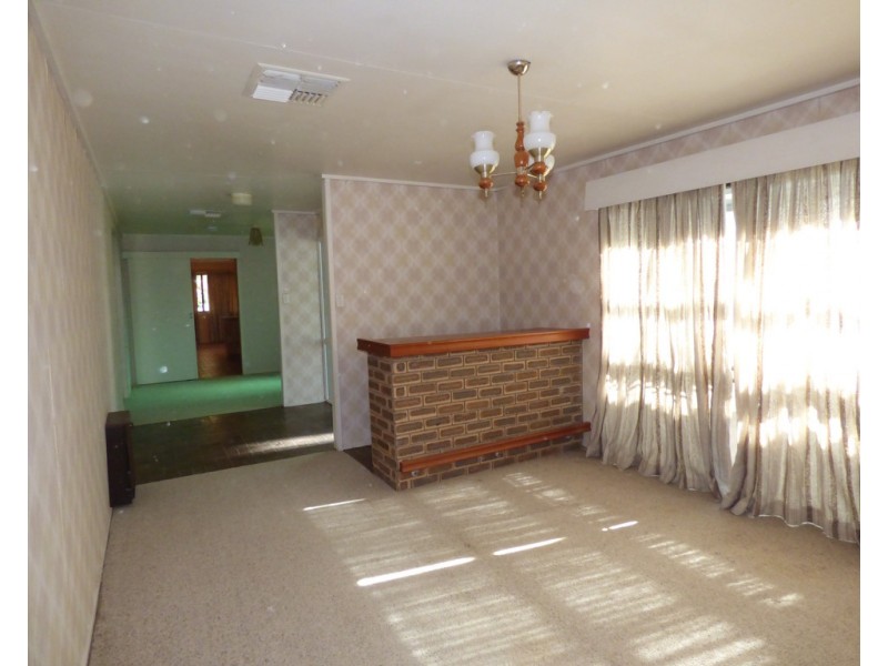 5 McDonnell Avenue, St George QLD 4487