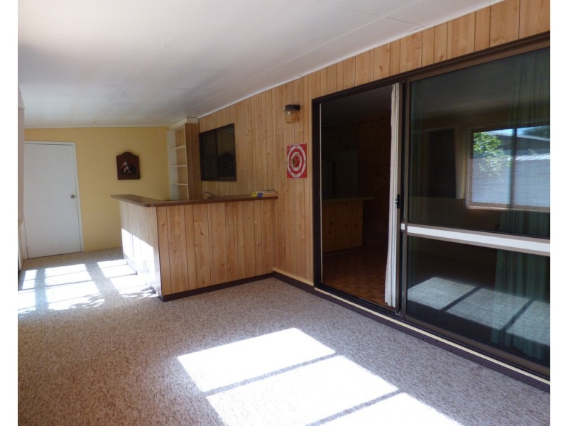 5 McDonnell Avenue, St George QLD 4487