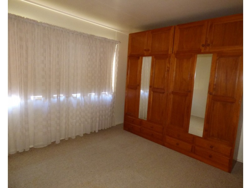 5 McDonnell Avenue, St George QLD 4487