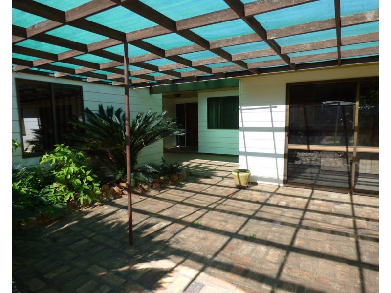 5 McDonnell Avenue, St George QLD 4487