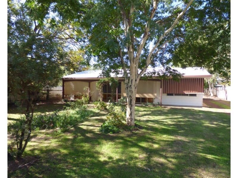 83 Grey Street, St George QLD 4487