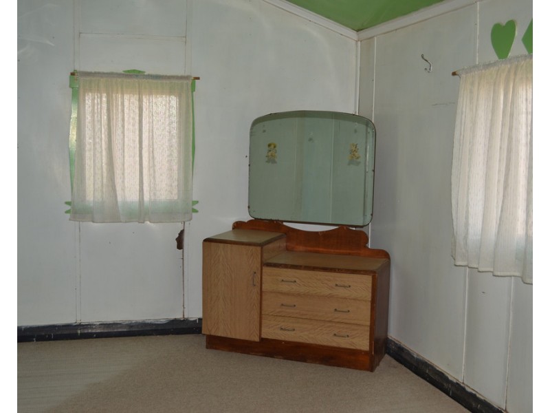 21 Ida Street, Dirranbandi QLD 4486