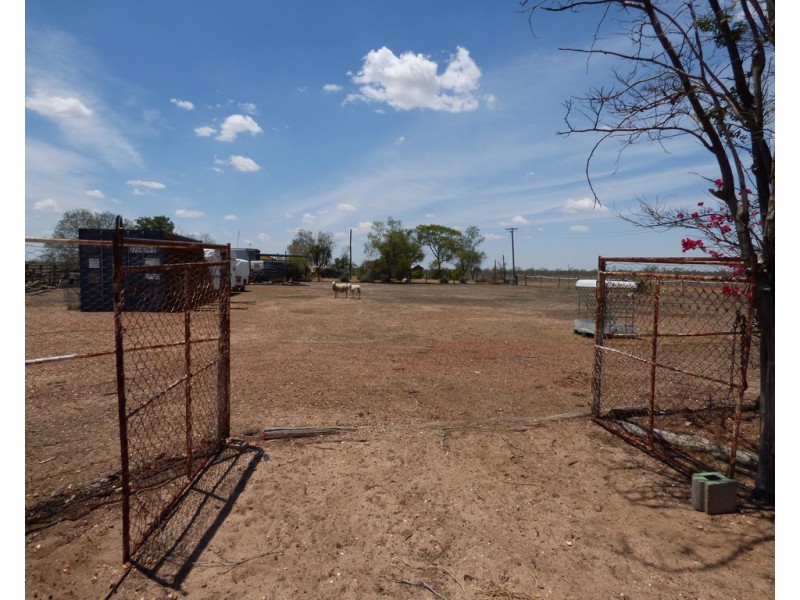 21 Ida Street, Dirranbandi QLD 4486