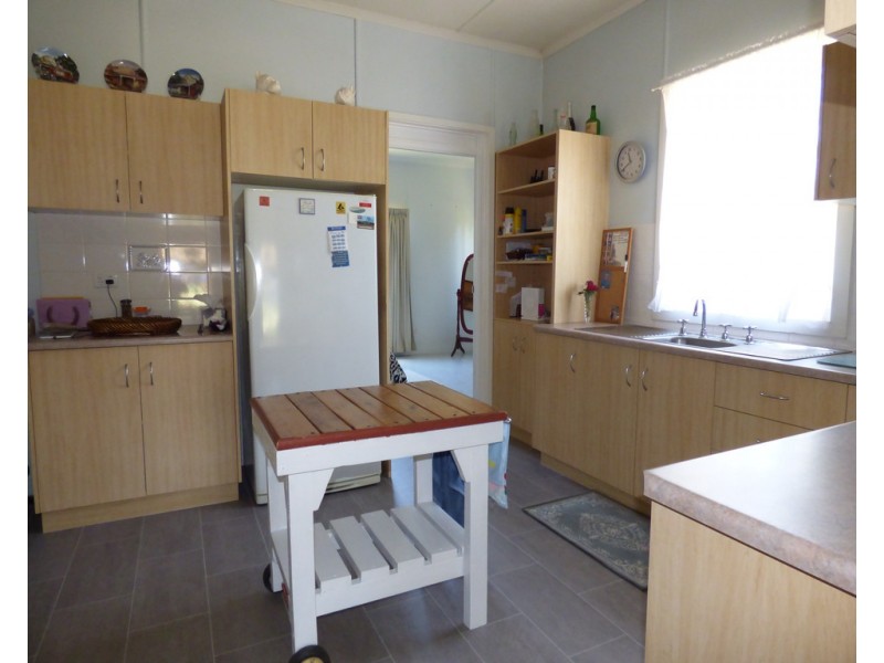 195 Victoria Street, St George QLD 4487