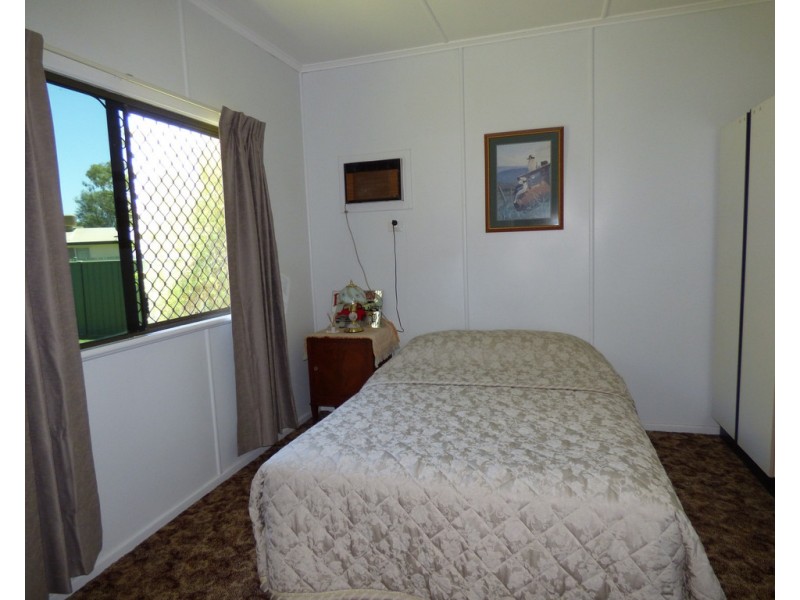 195 Victoria Street, St George QLD 4487