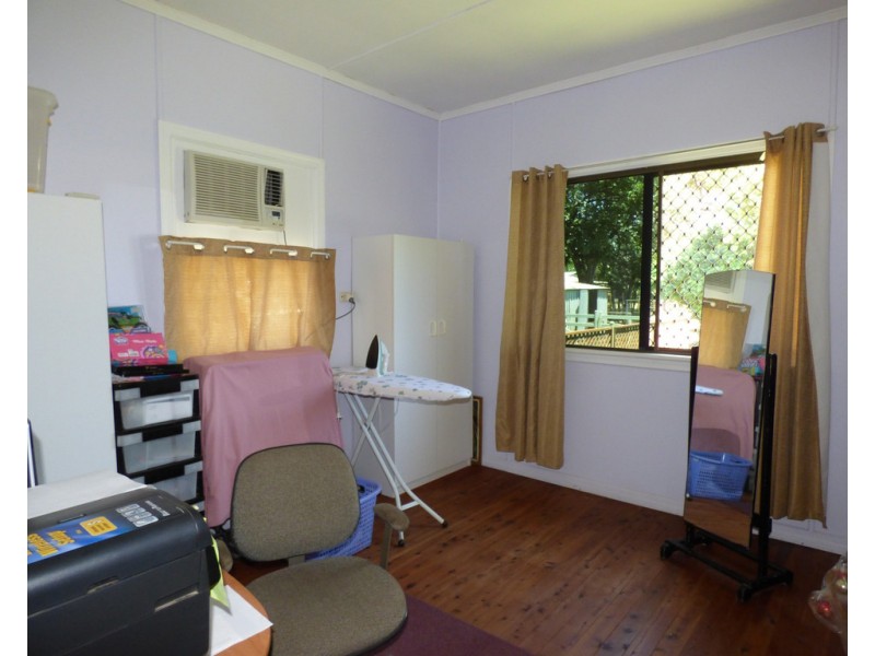 195 Victoria Street, St George QLD 4487