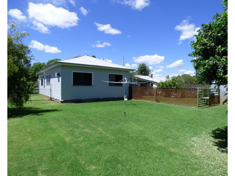 195 Victoria Street, St George QLD 4487