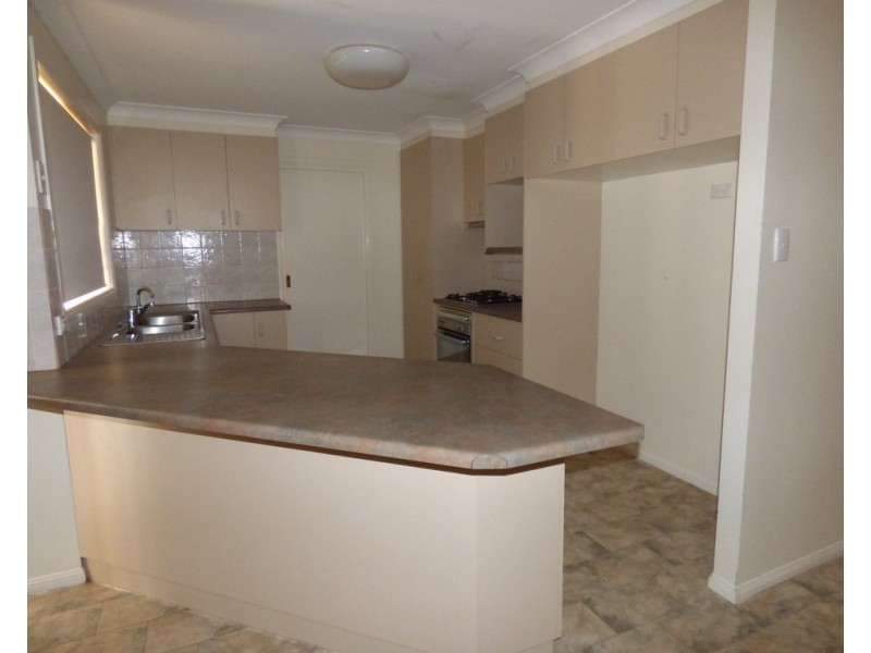 10 Barlee Street, St George QLD 4487