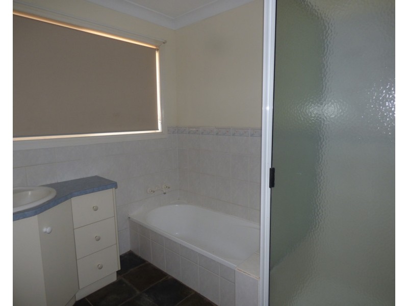 10 Barlee Street, St George QLD 4487