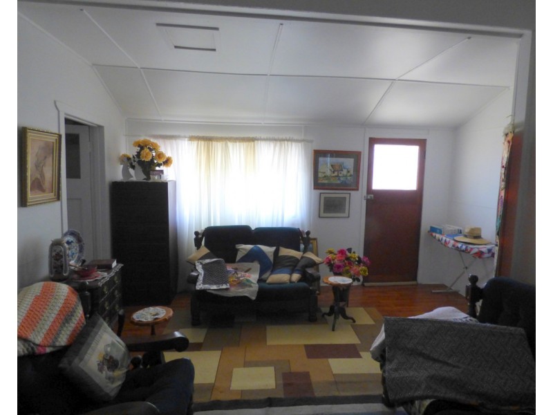 56 Moore Street, Dirranbandi QLD 4486